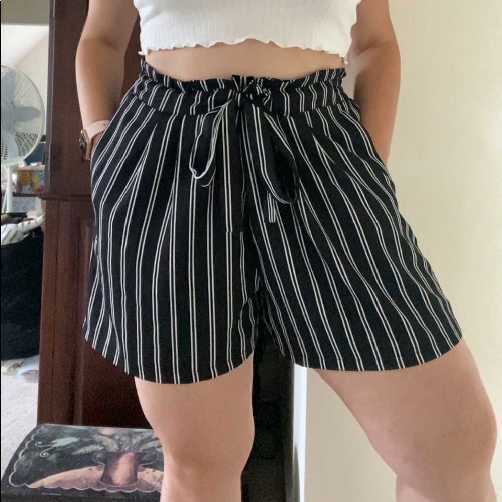 CLOSET SALE Black and white stripe paperbag shorts